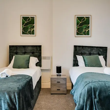 Orrell Cosy Apartment With Free Parking Upholland Exterior photo
